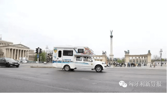 68歲老人張志武再駕覽眾C4房車環(huán)歐洲 68歲老人張志武再駕覽眾C4房車環(huán)歐洲