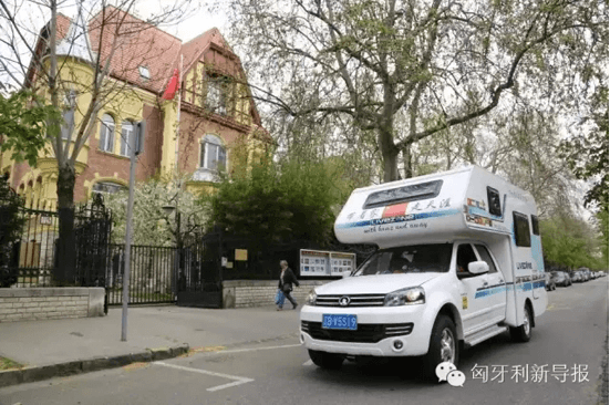 68歲老人張志武再駕覽眾C4房車環(huán)歐洲 68歲老人張志武再駕覽眾C4房車環(huán)歐洲