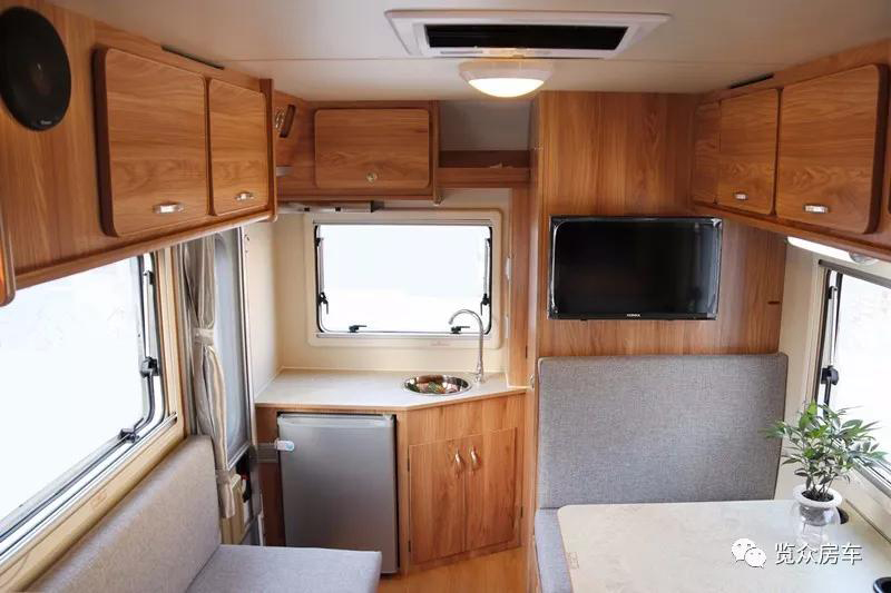 這么大的床，房車上少見，趕緊選