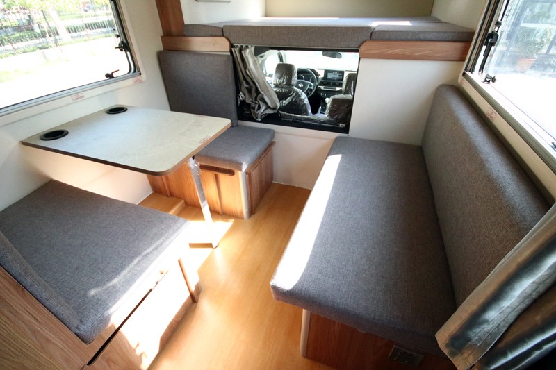 想要大床房車，可以看這兩款