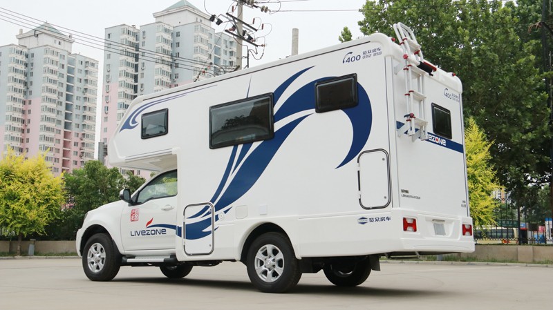 大床、大客廳得房車，四驅(qū)、動力好