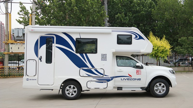 大床、大客廳得房車，四驅(qū)、動力好