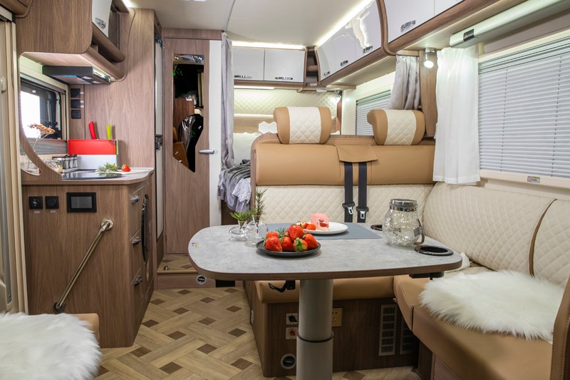 游名城，選房車，這里兩不誤