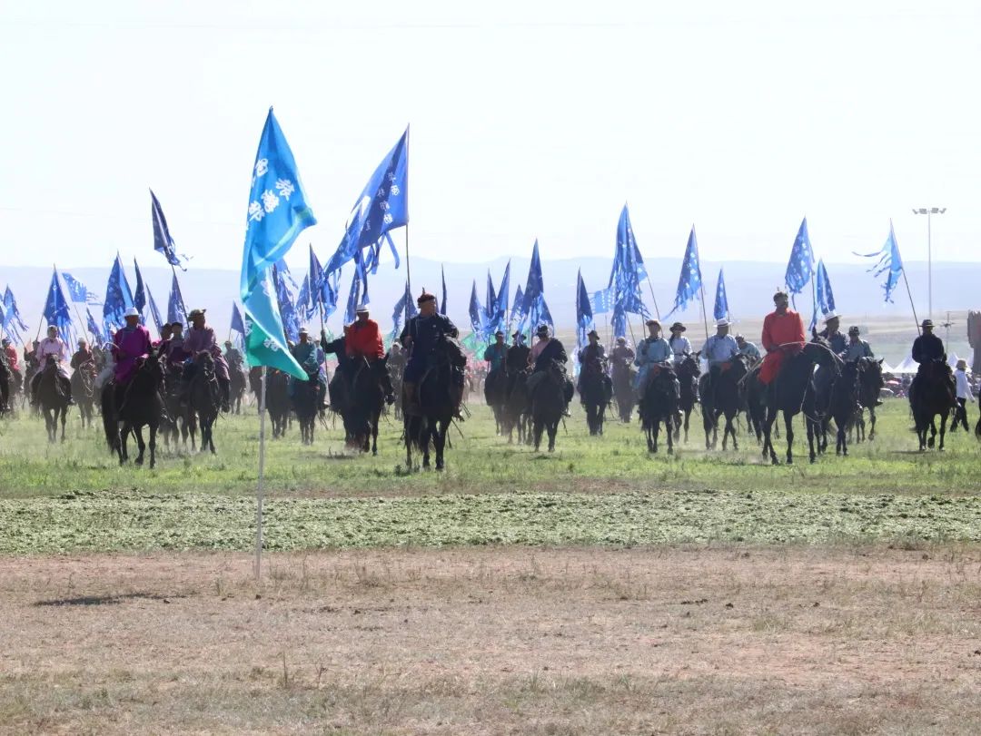 覽眾房車攜手長城炮聯(lián)袂出席那達(dá)慕2.jpg 覽眾房車攜手長城炮聯(lián)袂出席那達(dá)慕2.jpg