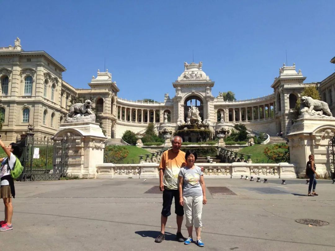 七旬老人開房車帶老伴游世界l中國房車圈最早的“網紅達人” 七旬老人開房車帶老伴游世界l中國房車圈最早的“網紅達人”