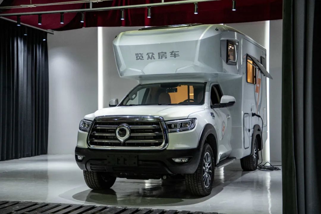 為什么覽眾房車要采用玻璃鋼“三明治”車身結(jié)構(gòu)? 為什么覽眾房車要采用玻璃鋼“三明治”車身結(jié)構(gòu)?