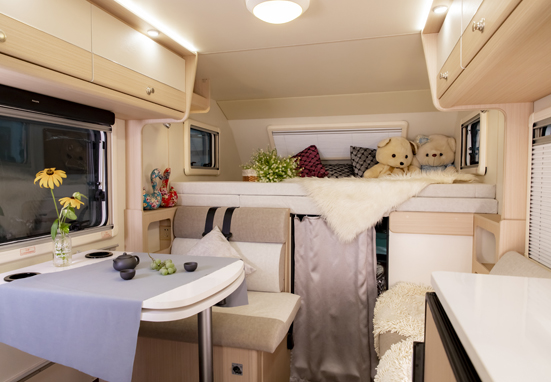 大床、大客廳得房車，四驅、動力好